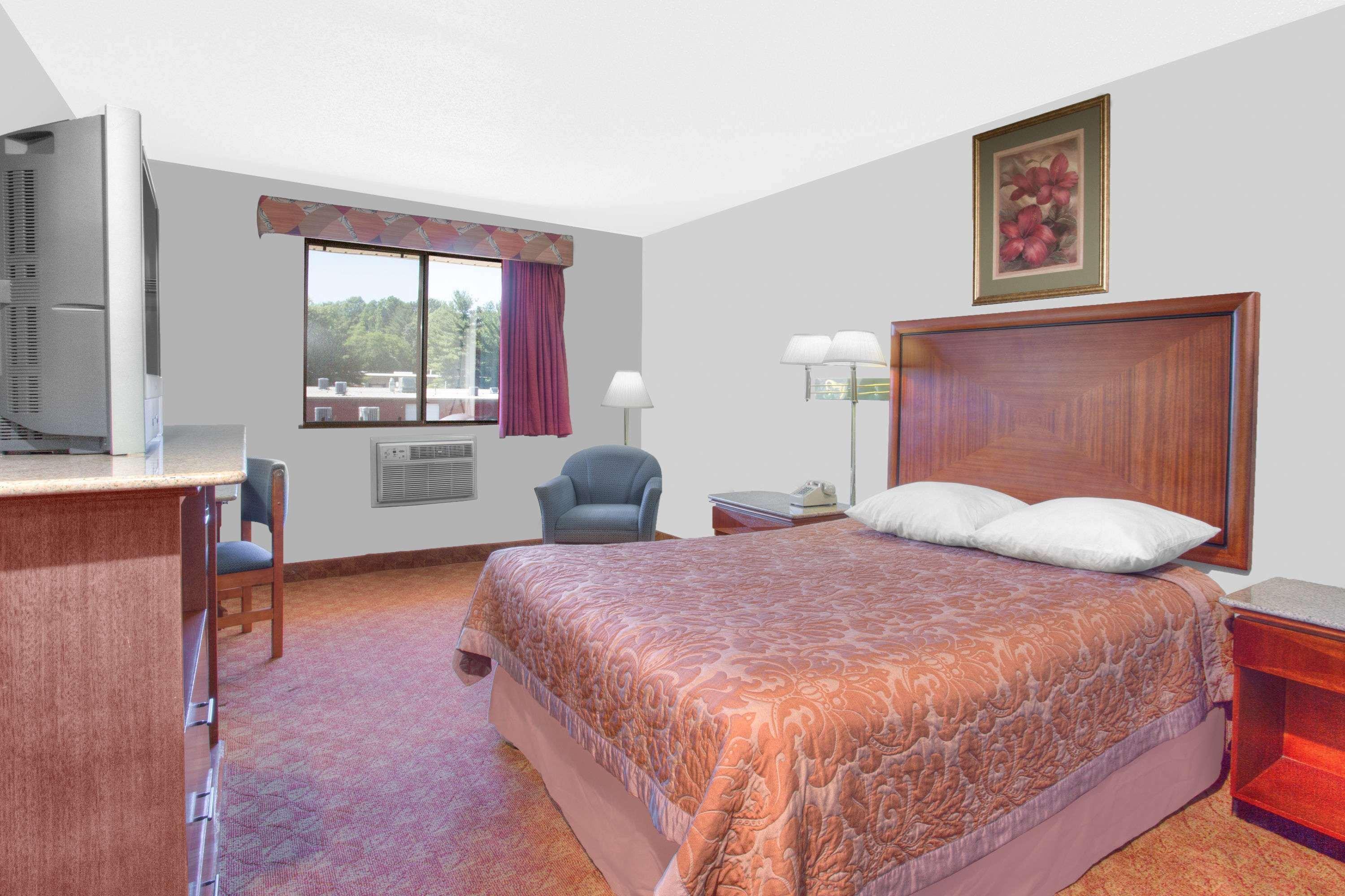 Super 8 By Wyndham Charlottesville Zewnętrze zdjęcie