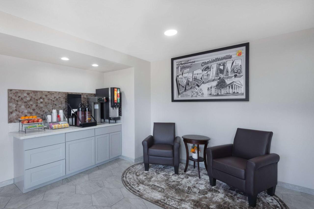 Super 8 By Wyndham Charlottesville Zewnętrze zdjęcie