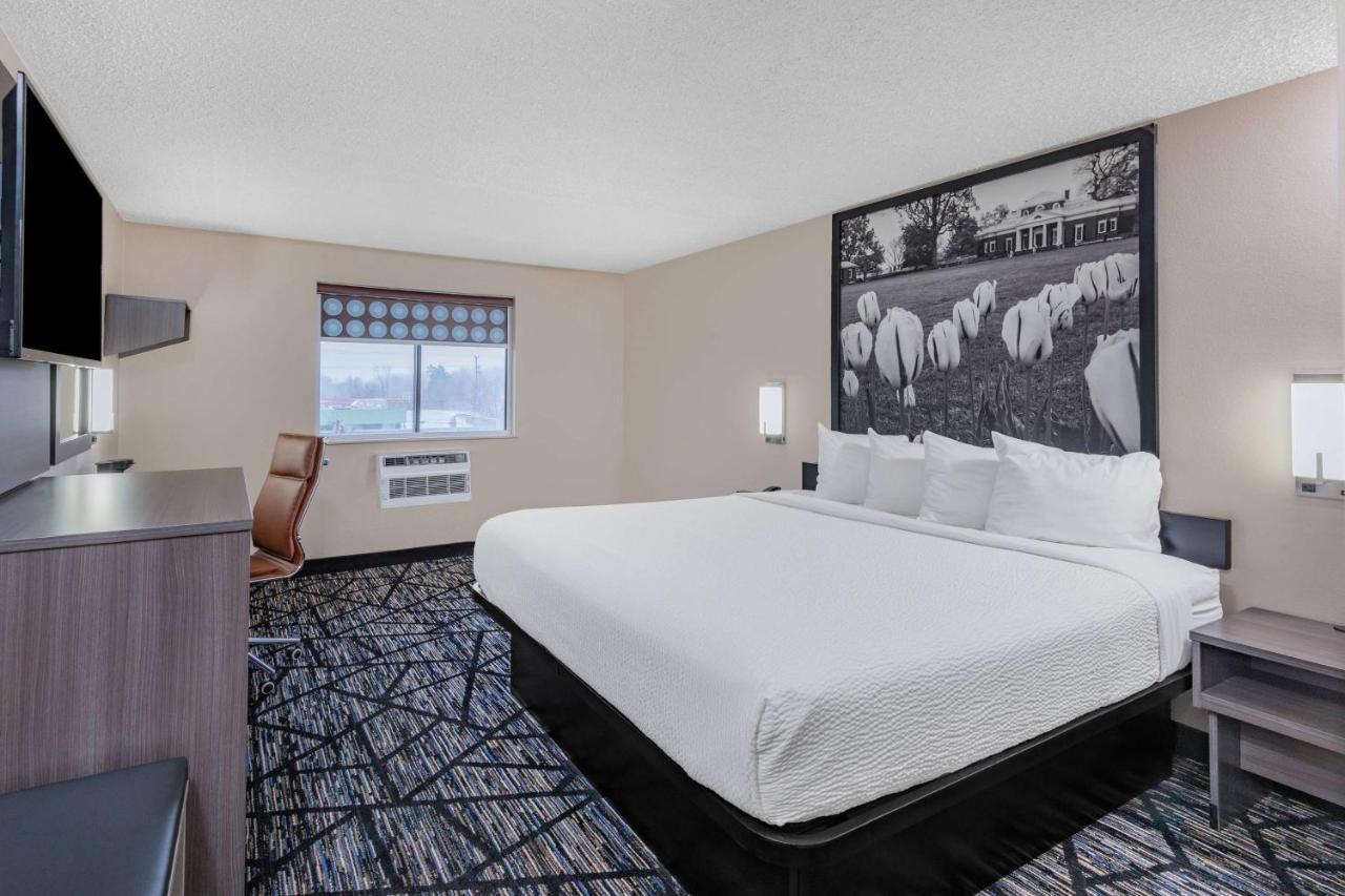 Super 8 By Wyndham Charlottesville Zewnętrze zdjęcie