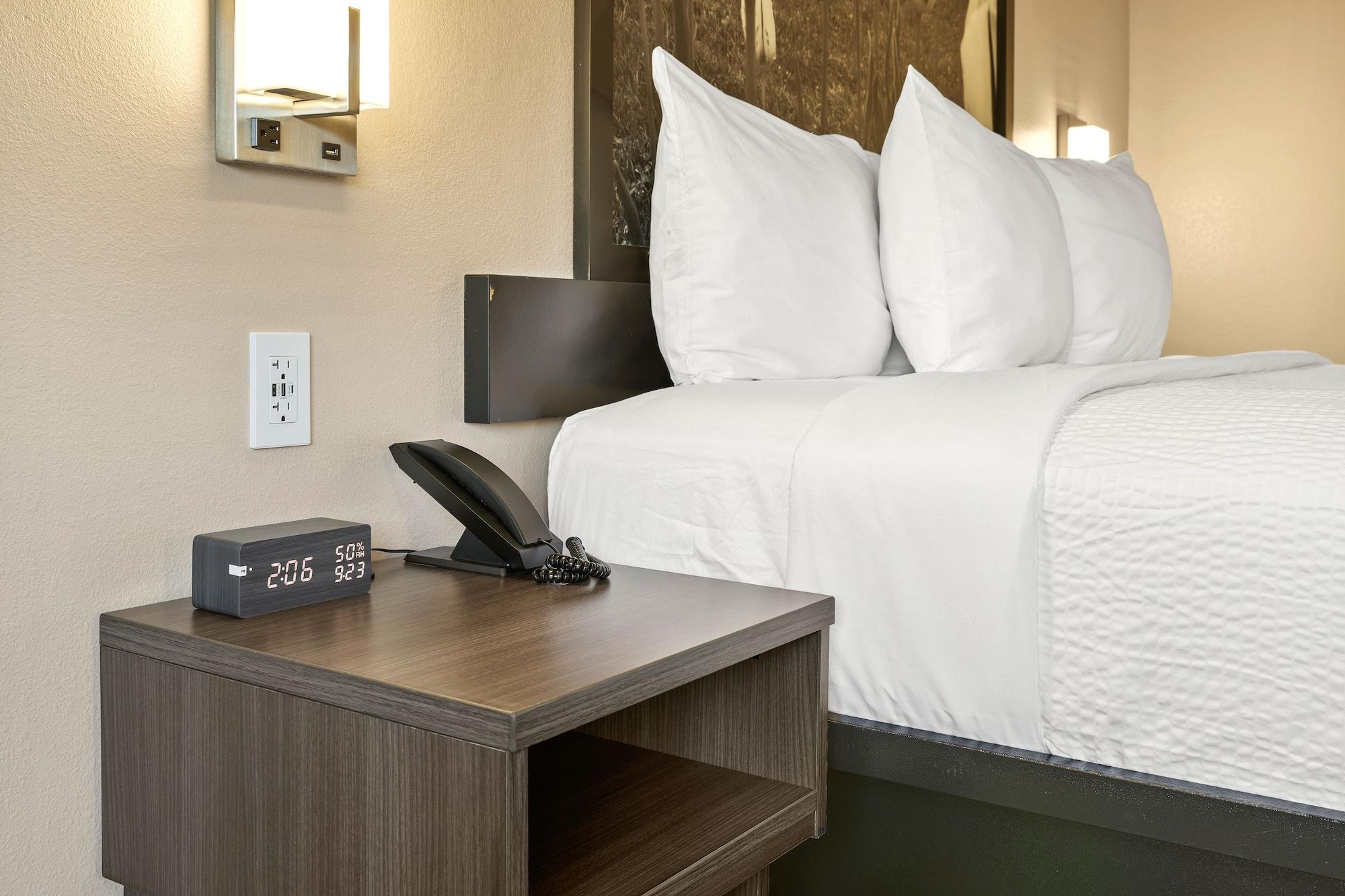 Super 8 By Wyndham Charlottesville Zewnętrze zdjęcie