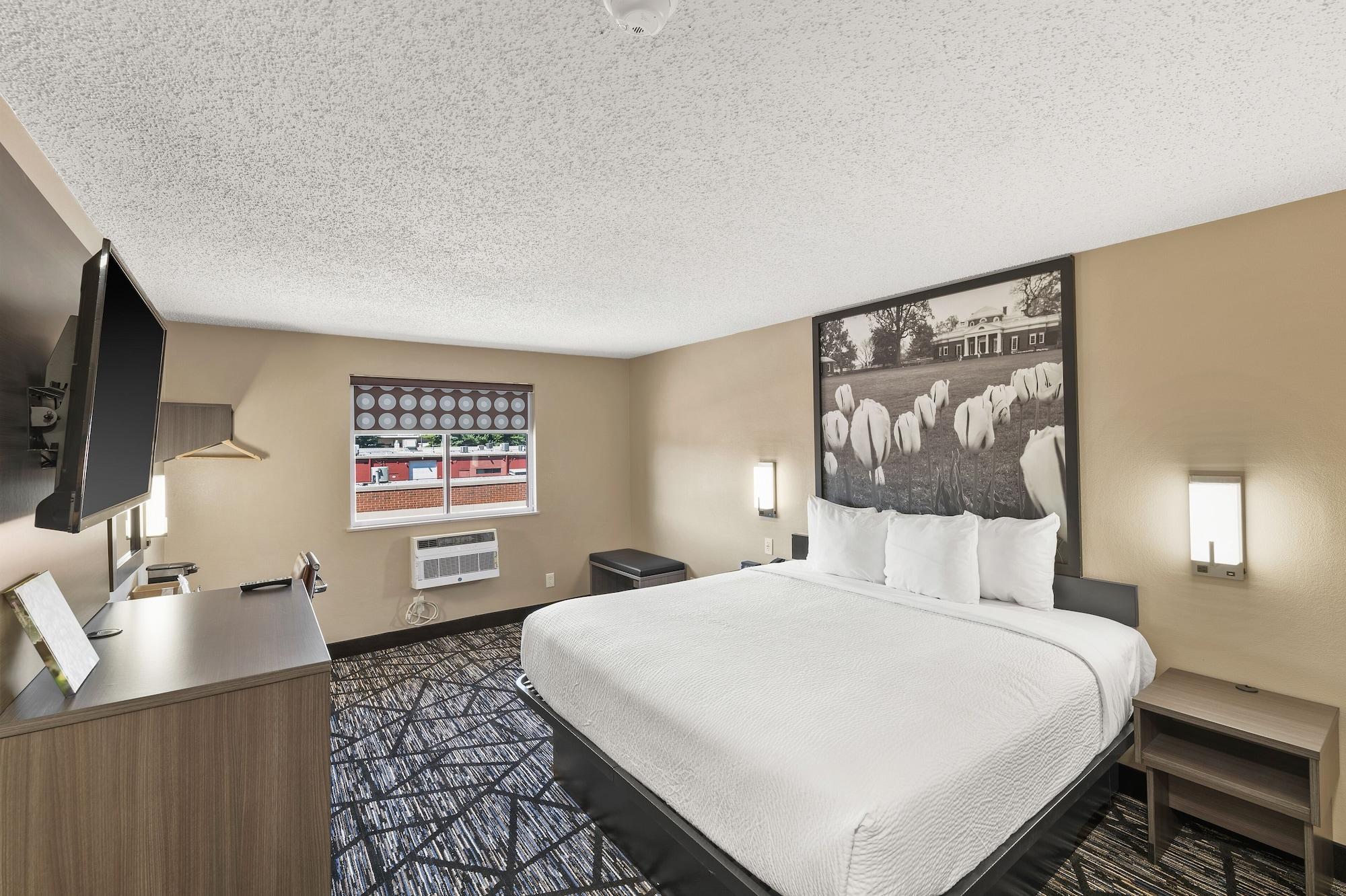 Super 8 By Wyndham Charlottesville Zewnętrze zdjęcie